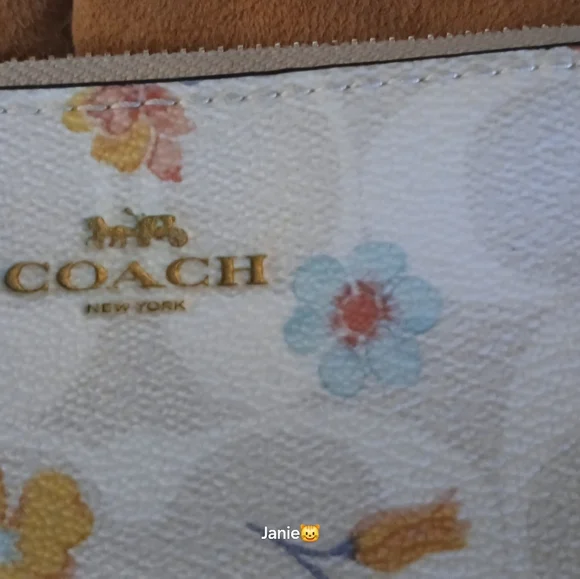 Coach Floral Signature Canvas corner zip Wristlet - Picture 8 of 8
